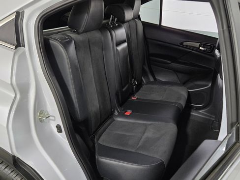 Used 2023 Mitsubishi Eclipse Cross SE image 33