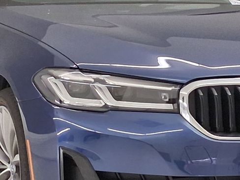 Used 2023 BMW 530e w/ Premium Package RWD image 9