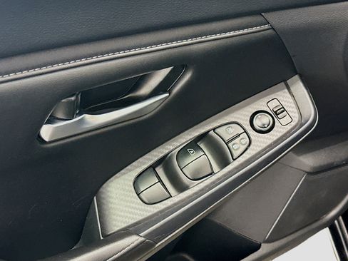 Used 2024 Nissan Sentra SV FWD image 15