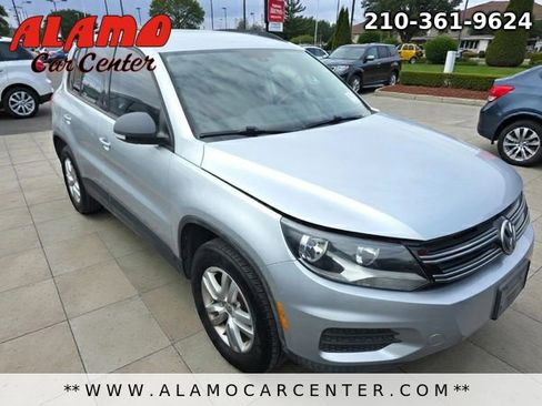 Used 2017 Volkswagen Tiguan S image 4