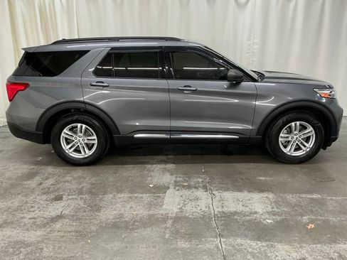 Used 2021 Ford Explorer XLT w/ Equipment Group 202A image 2