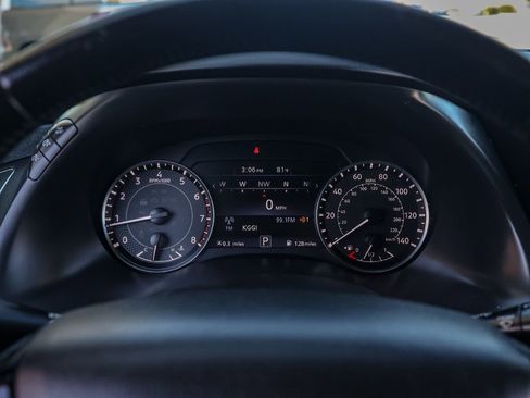 Used 2022 Nissan Armada SV image 28