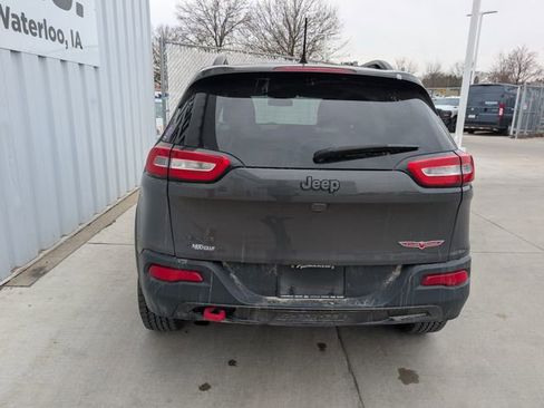 Used 2017 Jeep Cherokee Trailhawk image 14