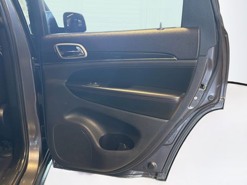 Used 2018 Jeep Grand Cherokee Trailhawk AWD/4WD image 31