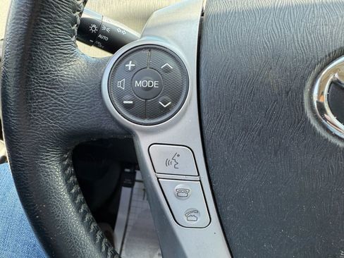Used 2016 Toyota Prius V Four FWD image 20