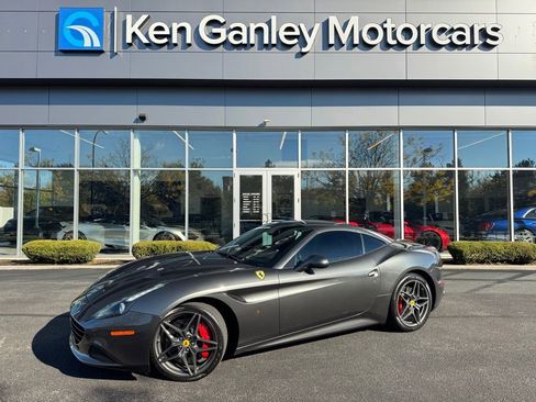 Used 2016 Ferrari California T image 1