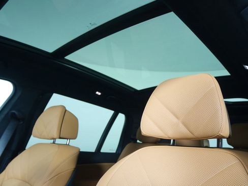 Used 2025 BMW X7 xDrive40i w/ M Sport Package image 12