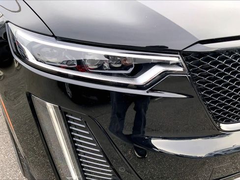 Used 2023 Cadillac XT6 Premium Luxury w/ Technology Package image 25