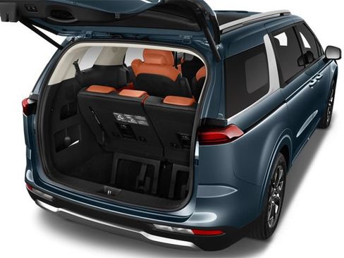 Used 2023 Kia Carnival LX FWD image 7