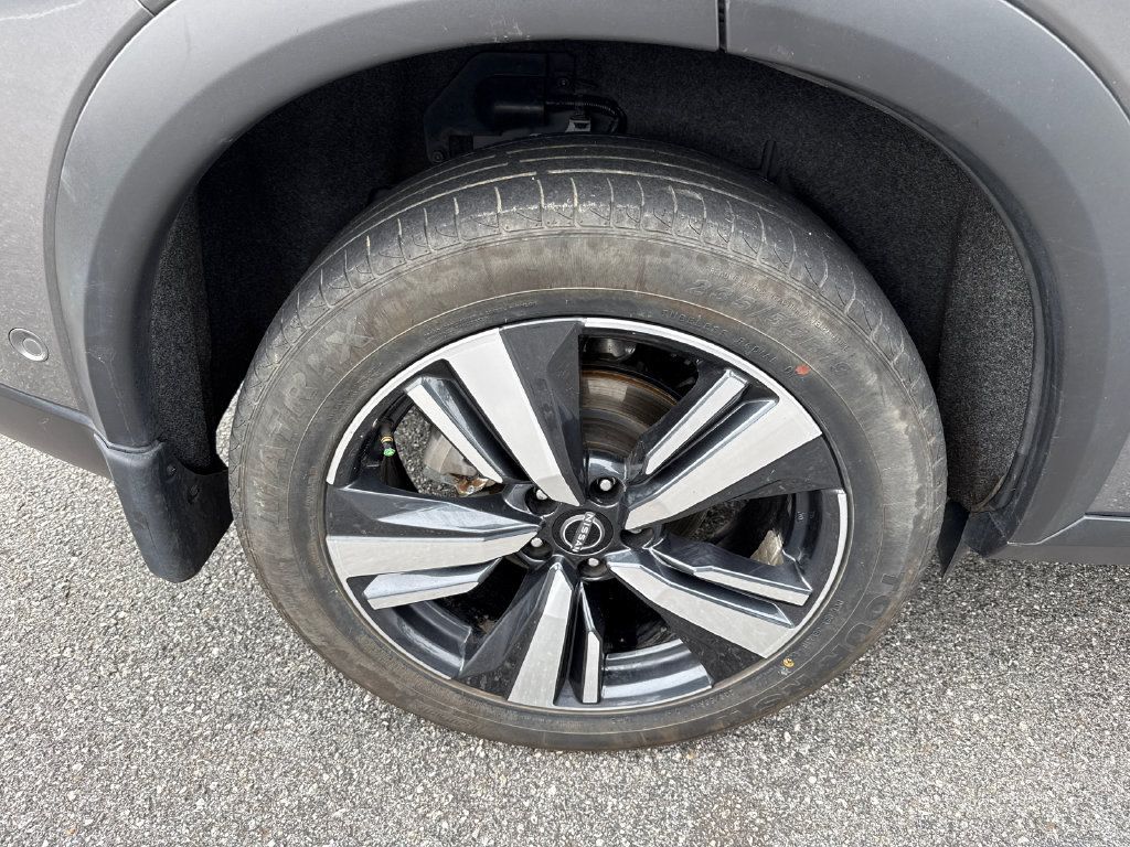 Used 2023 Nissan Rogue Platinum w/ Platinum Premium Package FWD image 17