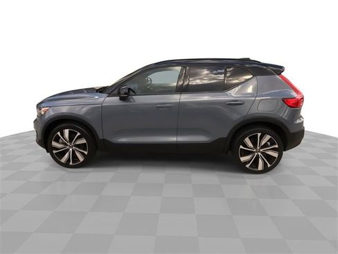 Used 2021 Volvo XC40 P8 Recharge w/ Advanced Package image 9