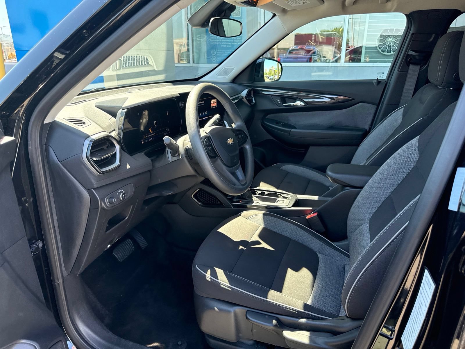 Used 2025 Chevrolet TrailBlazer LT AWD/4WD image 20