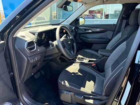 Used 2025 Chevrolet TrailBlazer LT AWD/4WD image 20