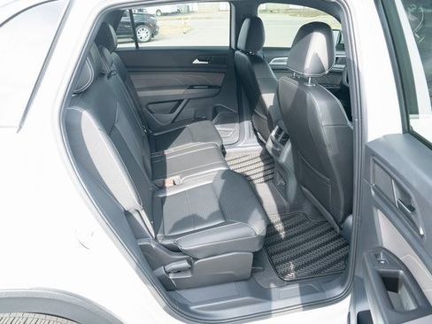 Used 2023 Volkswagen Atlas Cross Sport SE image 38