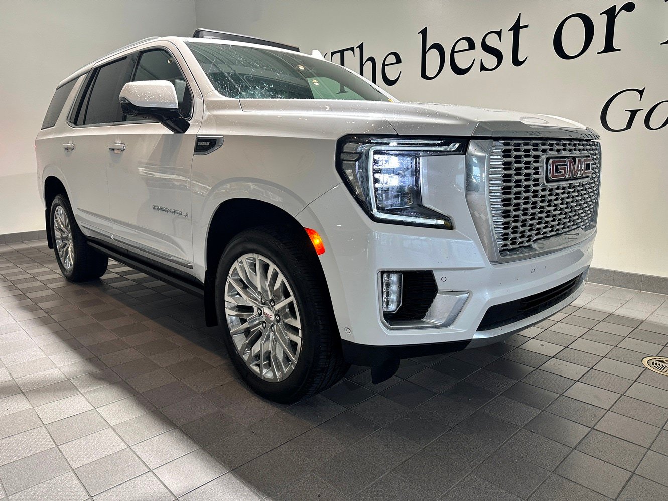 Used 2024 GMC Yukon Denali w/ Denali Reserve Package AWD/4WD image 1