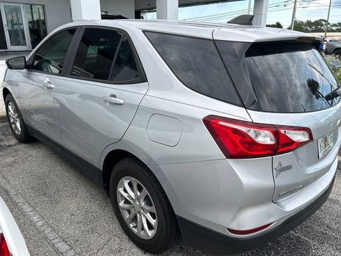 Used 2021 Chevrolet Equinox LS FWD image 4