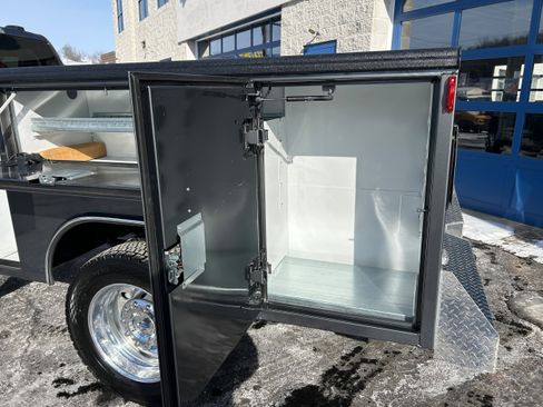 New 2026 Ford F550 4x4 Crew Cab w/ XLT Value Package image 25