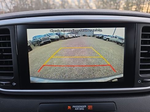 Used 2021 Kia Sportage LX image 20