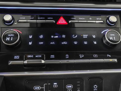 Used 2024 Hyundai Santa Fe Limited image 32