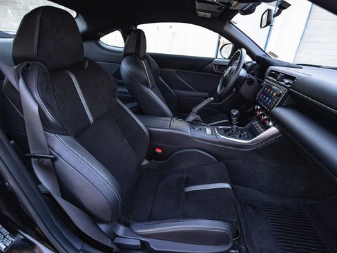 Used 2024 Toyota GR86 Premium image 21