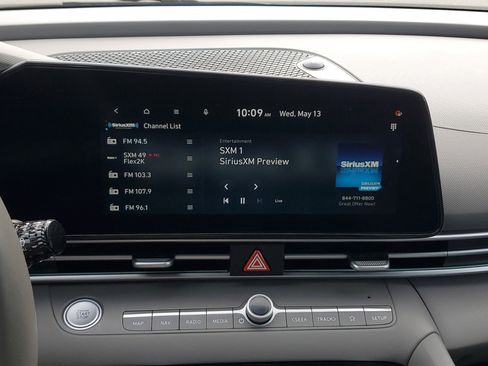 Used 2025 Hyundai Elantra SEL FWD image 21
