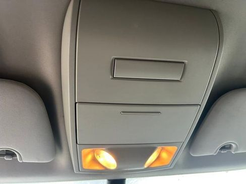 Used 2019 Dodge Grand Caravan SE w/ UConnect Hands-Free Group image 25