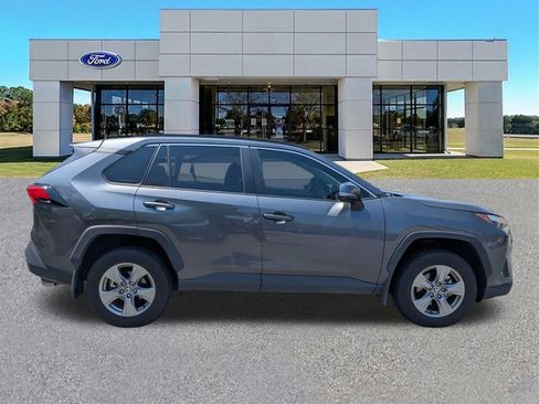 Used 2025 Toyota RAV4 XLE FWD image 3