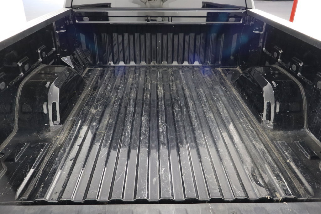Used 2025 Chevrolet Silverado 1500 LT AWD/4WD image 13