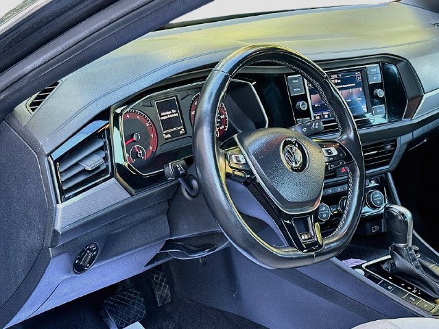 Used 2019 Volkswagen Jetta R-Line w/ R-Line Cold Weather Package FWD image 10