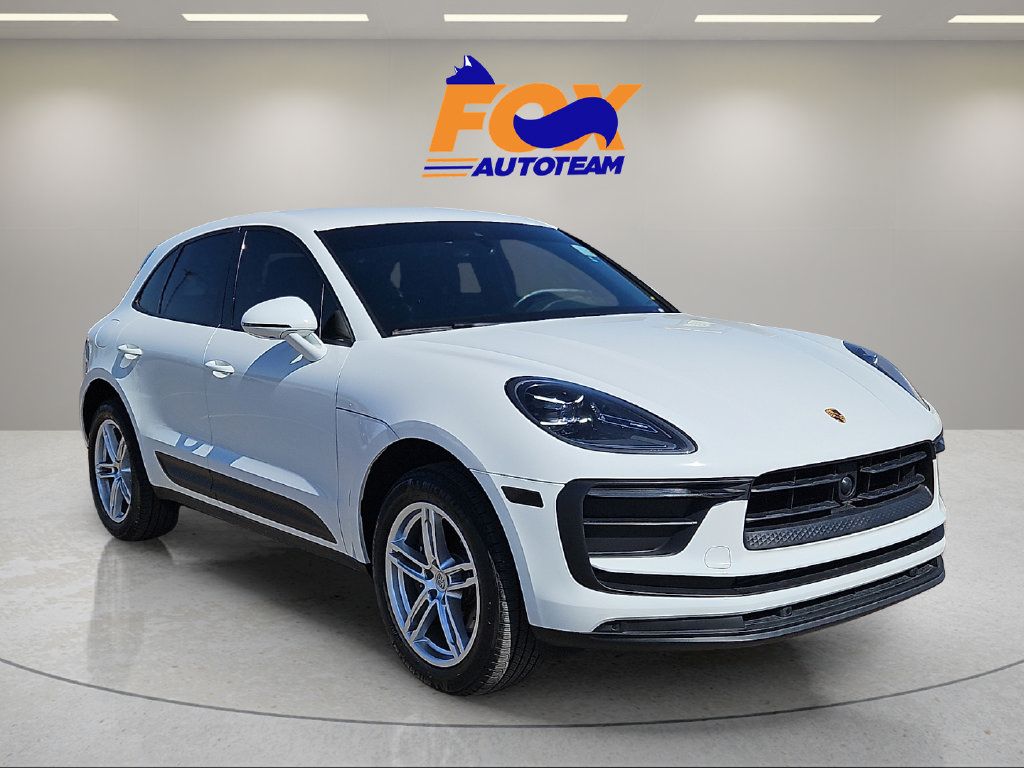 Used 2023 Porsche Macan Turbo AWD/4WD image 6