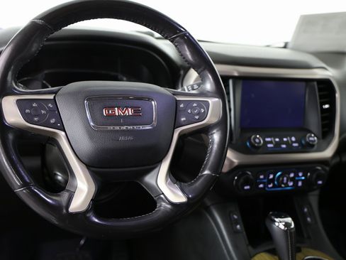 Used 2018 GMC Acadia Denali image 4