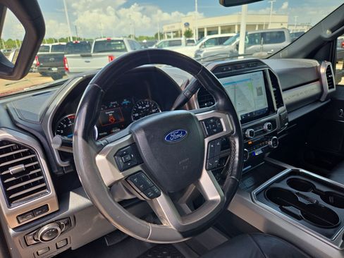 Used 2022 Ford F250 Platinum w/ FX4 Off-Road Package AWD/4WD image 16