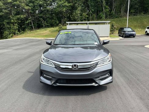 Used 2017 Honda Accord Sport Special Edition image 2