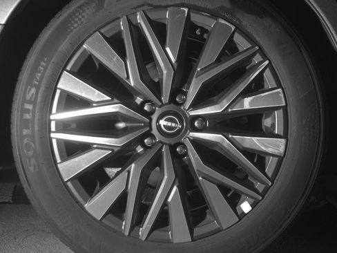 Used 2025 Nissan Altima 2.5 SV image 15