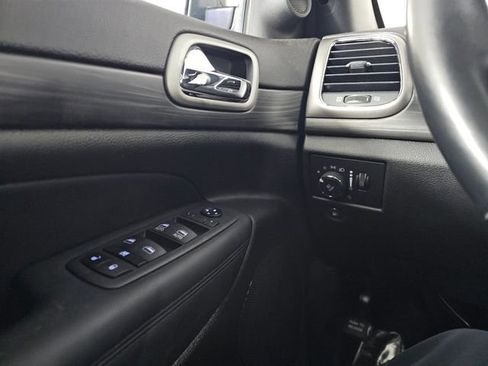 Used 2021 Jeep Grand Cherokee Laredo X image 34