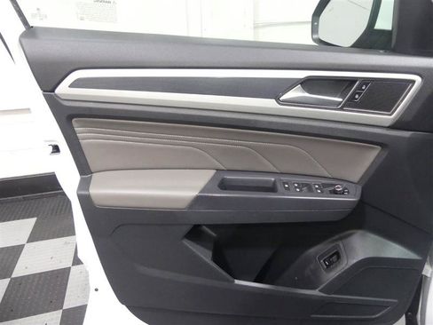 Used 2021 Volkswagen Atlas SE w/ Panoramic Sunroof Package AWD/4WD image 18