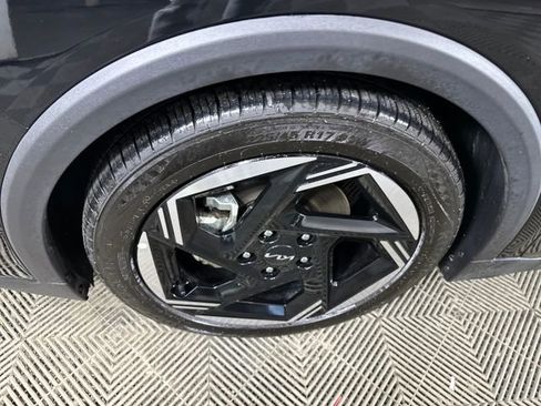 Used 2025 Kia K4 EX image 10