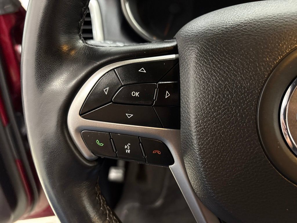 Used 2022 Jeep Grand Cherokee Laredo X AWD/4WD image 23