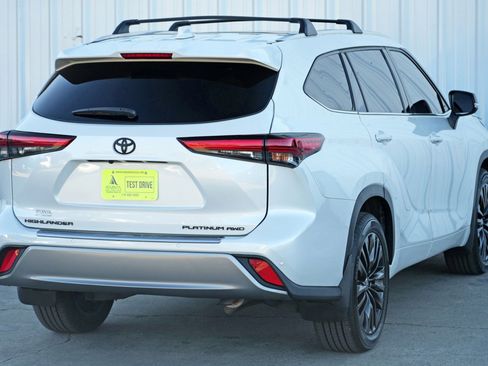 Used 2022 Toyota Highlander Platinum image 52