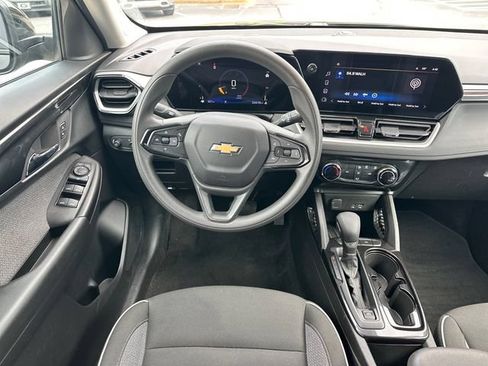 Used 2025 Chevrolet TrailBlazer LT FWD image 10