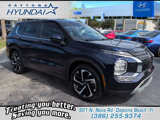 Used 2023 Mitsubishi Outlander SE AWD/4WD image 1