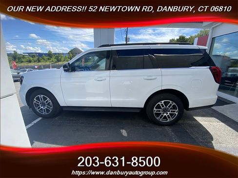 Used 2025 Ford Expedition Active AWD/4WD image 5