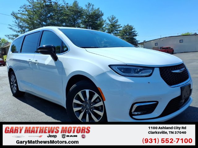 Used 2024 Chrysler Pacifica Limited FWD image 1