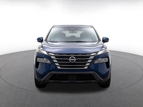 Used 2025 Nissan Rogue SV AWD/4WD image 2