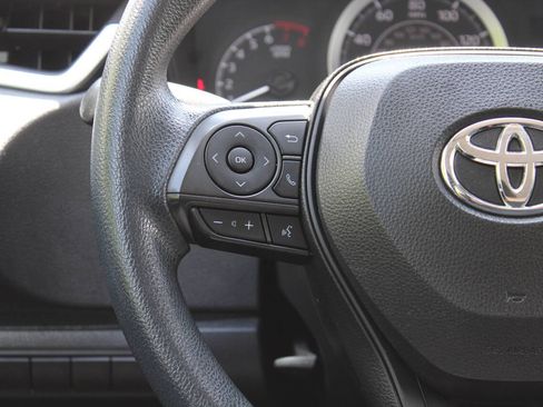 Used 2021 Toyota Corolla LE FWD image 32