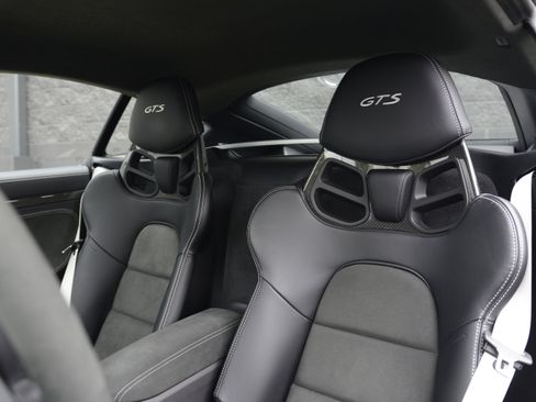 Certified 2025 Porsche 718 Cayman GTS RWD image 5