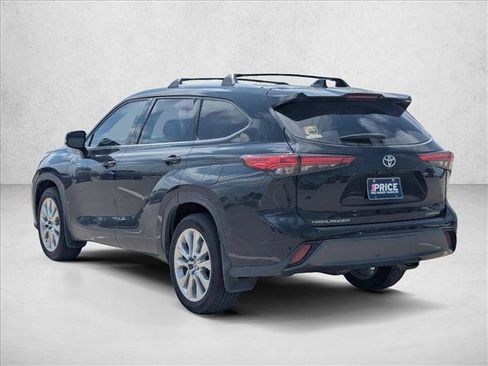 Used 2023 Toyota Highlander Limited image 7