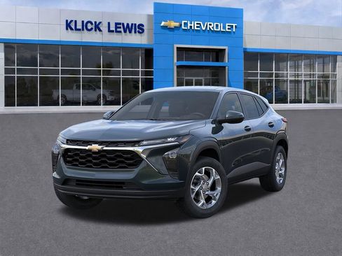 New 2026 Chevrolet Trax LS w/ LS Convenience Package FWD image 6