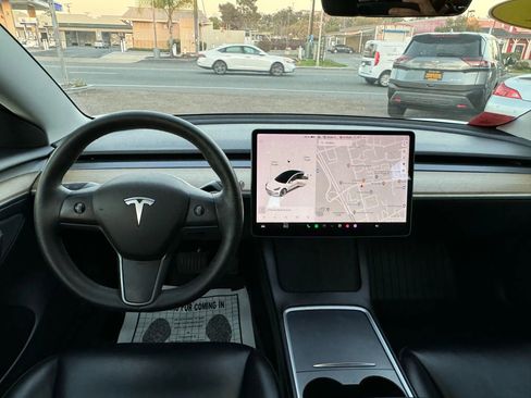 Used 2021 Tesla Model 3 Standard Range Plus image 22