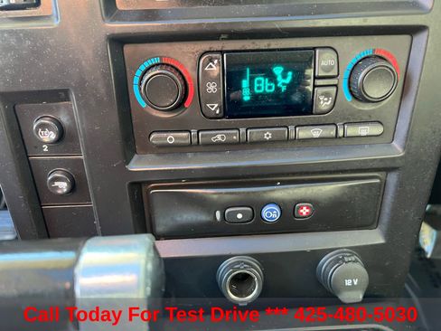 Used 2005 HUMMER H2 w/ Preferred Equipment Group AWD/4WD image 36